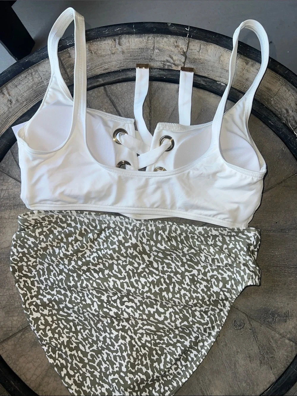 Stunning matchup set M/L amazing cream color top matching bottoms.   B45